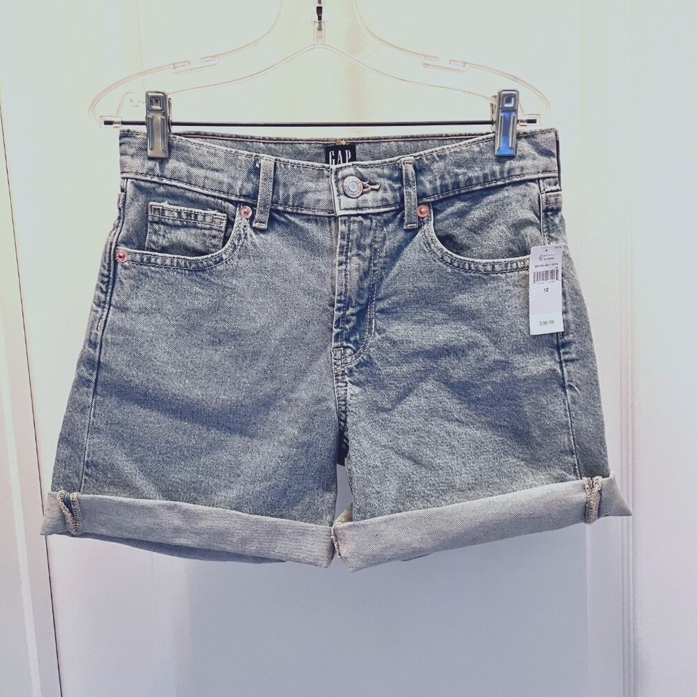 Gap-NWT-Kids Girls Size 12 Denim/Jean Distress 90's Loose Bermuda Cuffed Shorts